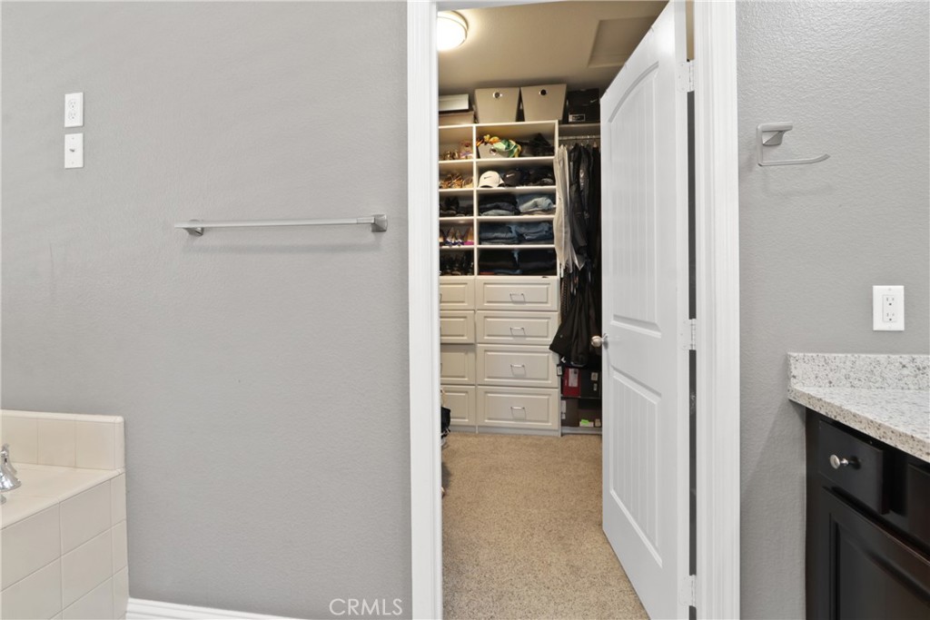 5052 Glenwood Property Photo 18