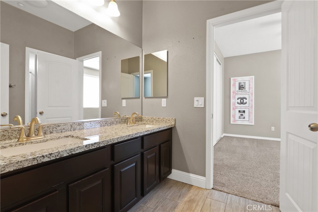 5052 Glenwood Property Photo 22