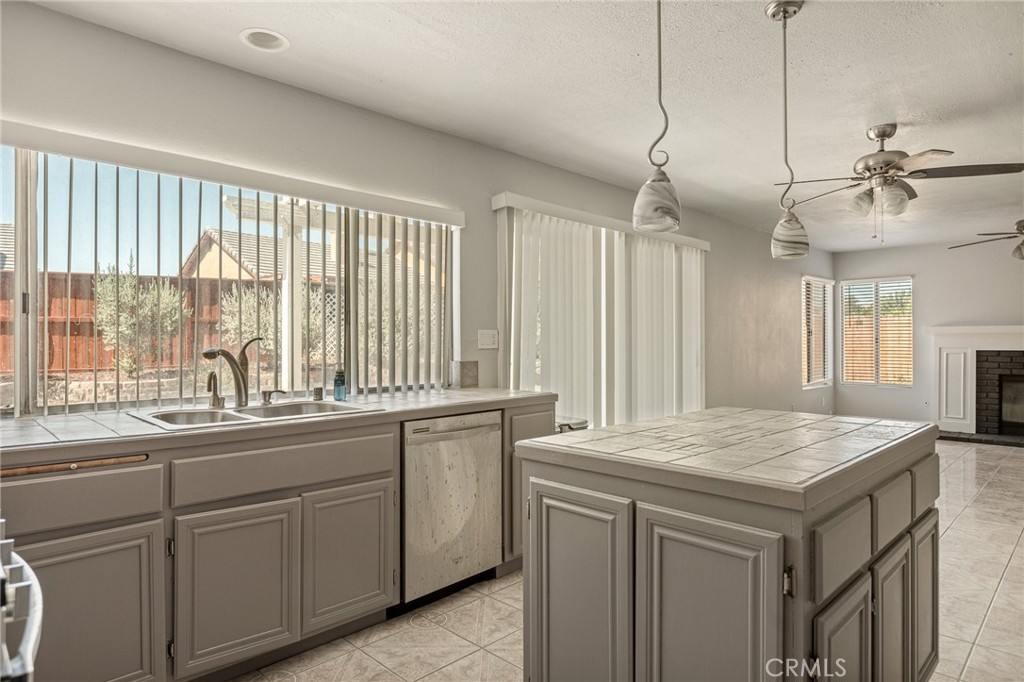 14607 King Canyon Road Property Photo 8