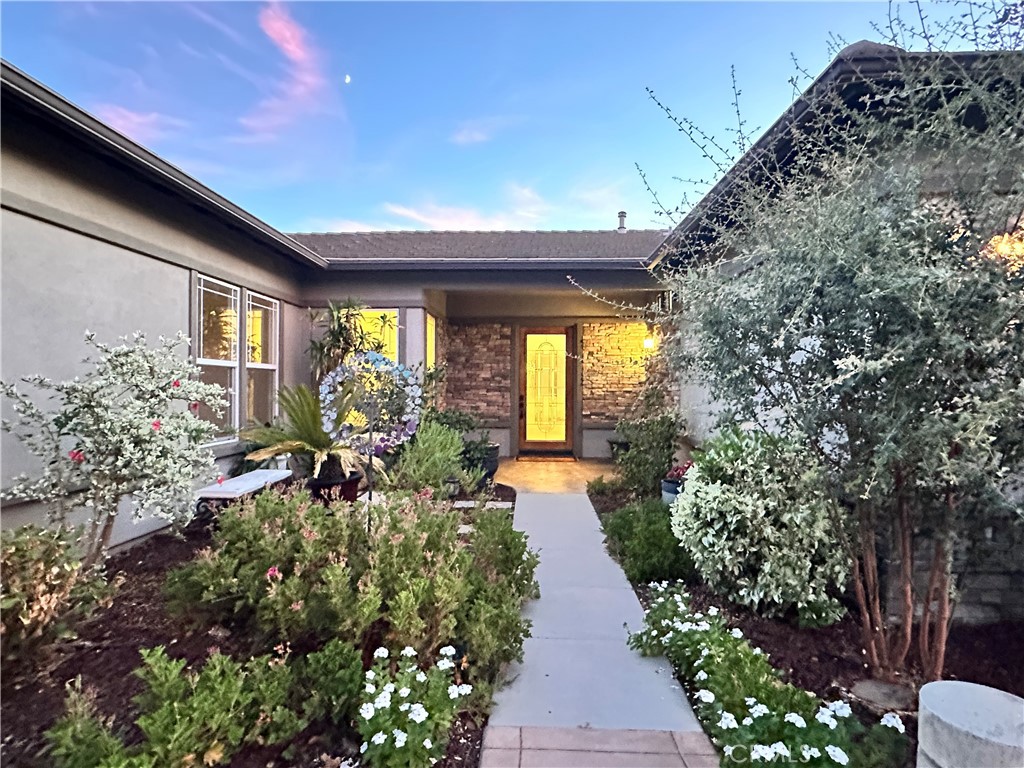 18493 Oak Park Drive Property Photo 3