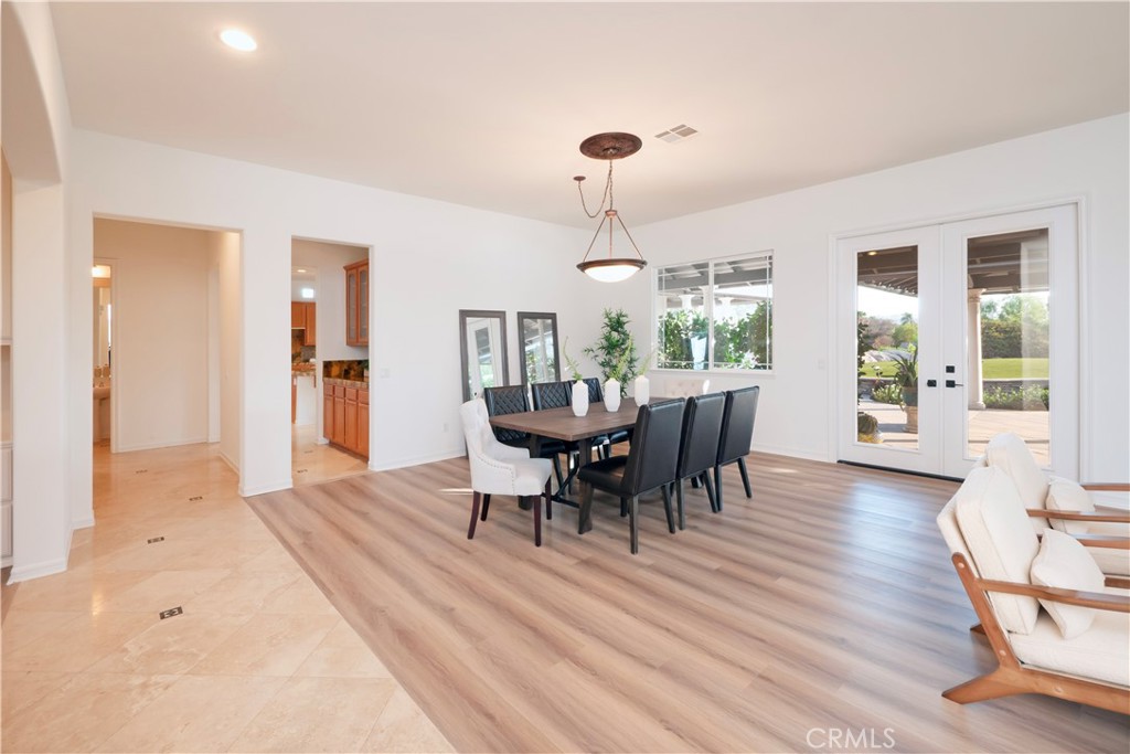 18493 Oak Park Drive Property Photo 7