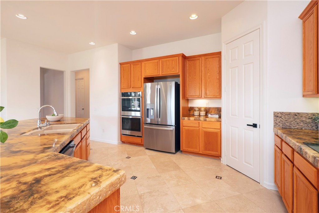 18493 Oak Park Drive Property Photo 13