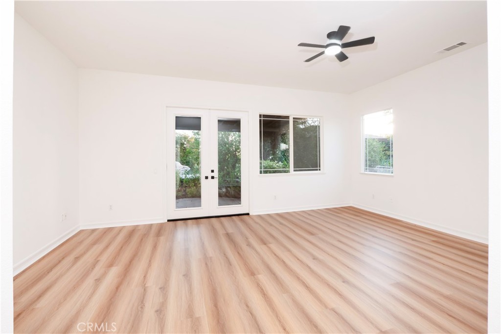 18493 Oak Park Drive Property Photo 20