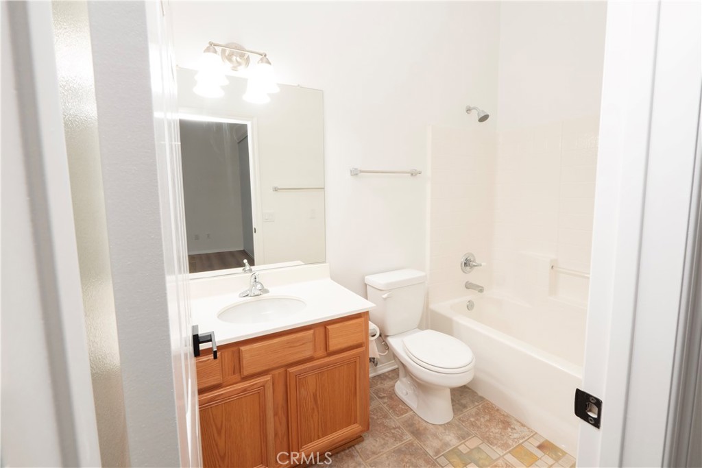 18493 Oak Park Drive Property Photo 35