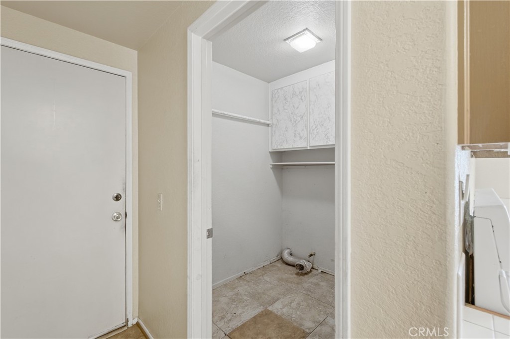 14323 La Crescenta Property Photo 9