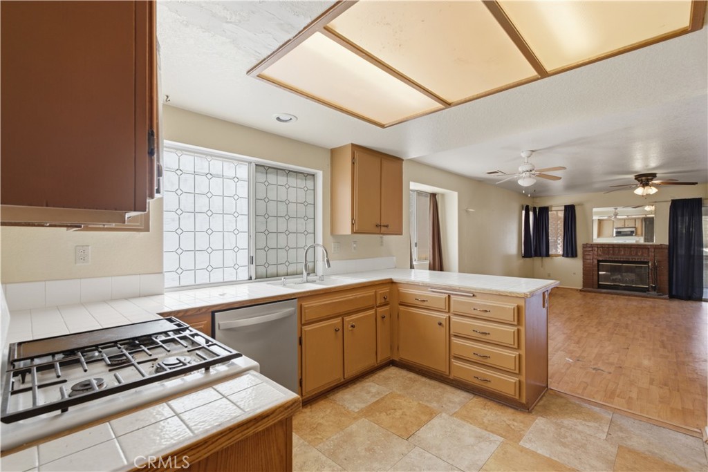 14323 La Crescenta Property Photo 10