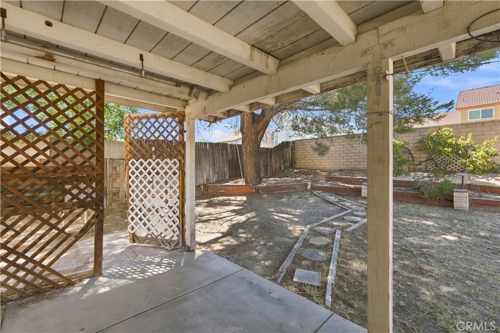 14323 La Crescenta Property Photo 27