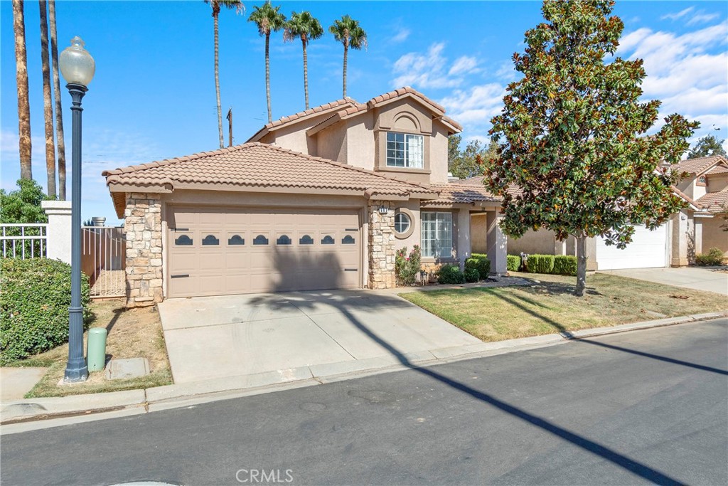 683 Sunshine Property Photo 3