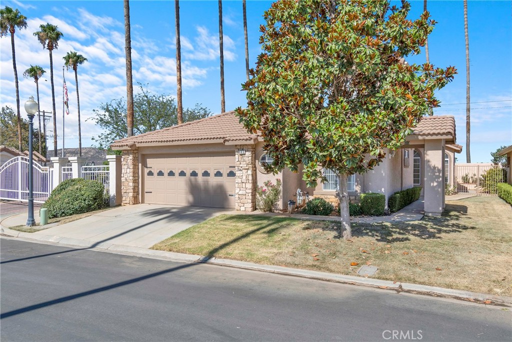 683 Sunshine Property Photo 4