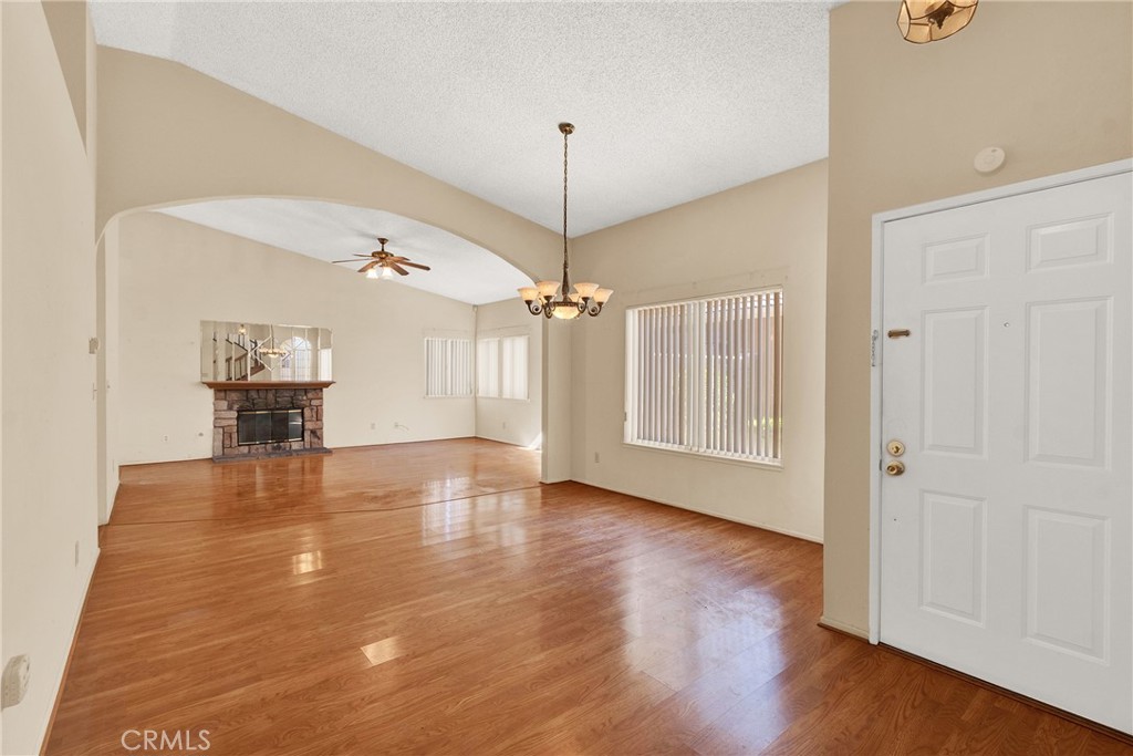 683 Sunshine Property Photo 5