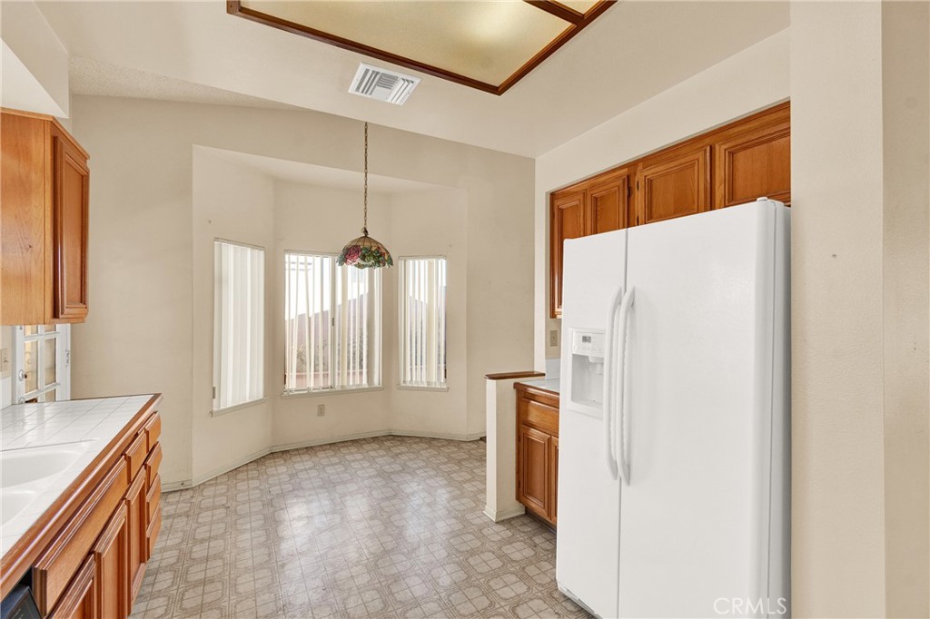 683 Sunshine Property Photo 10