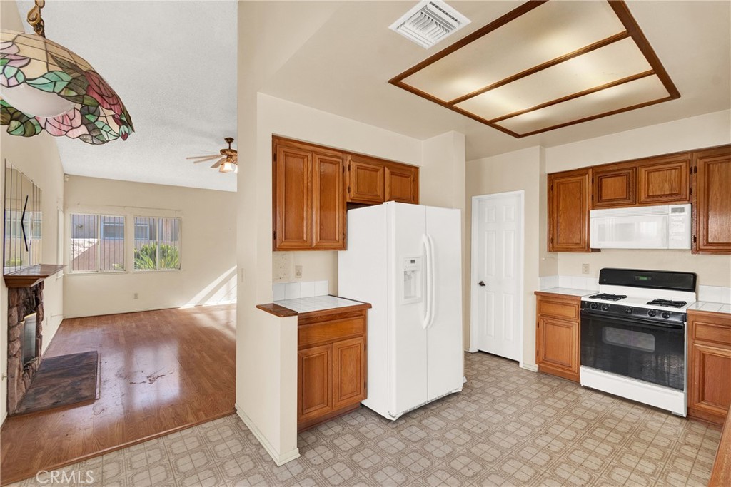 683 Sunshine Property Photo 11