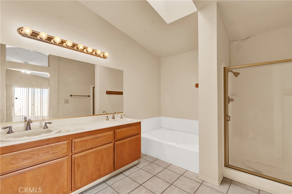 683 Sunshine Property Photo 13