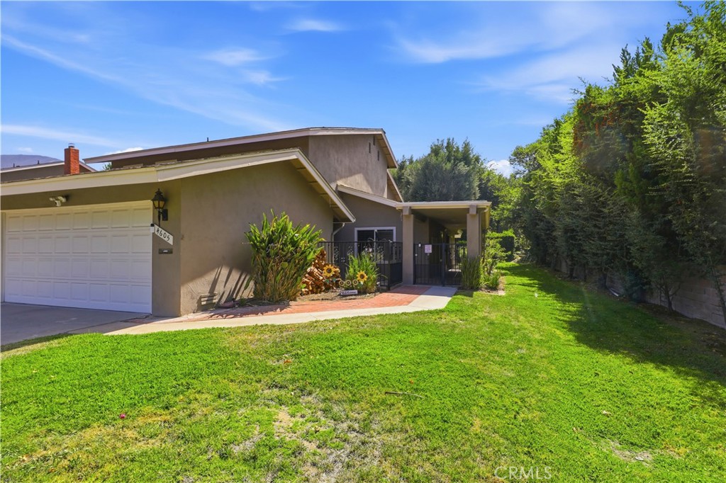 4605 Brentwood Property Photo 1