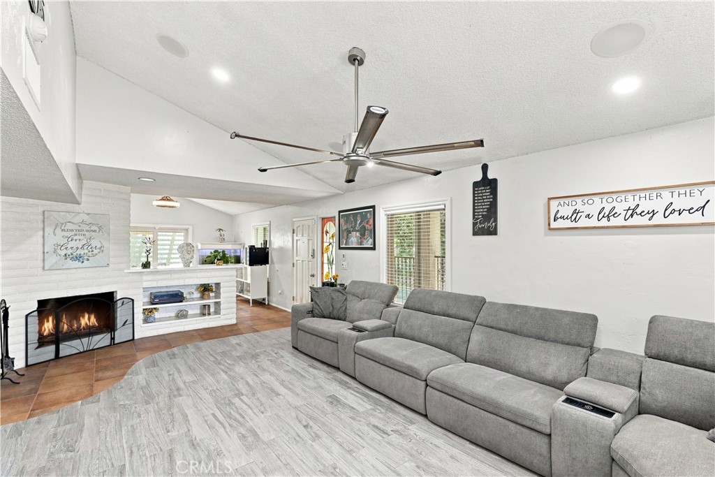 4605 Brentwood Property Photo 6