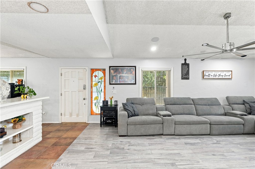 4605 Brentwood Property Photo 7