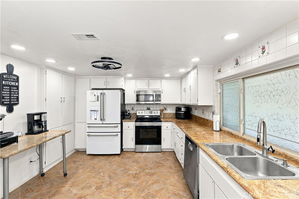 4605 Brentwood Property Photo 10