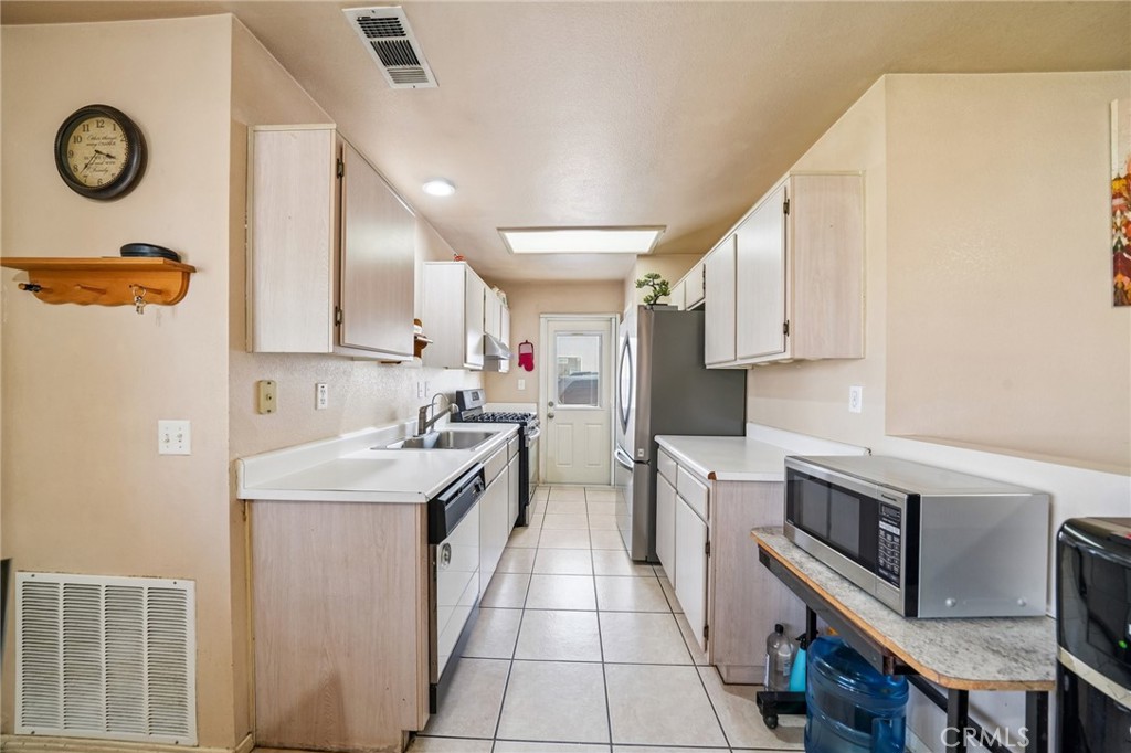 17956 Kendall Circle Property Photo 13