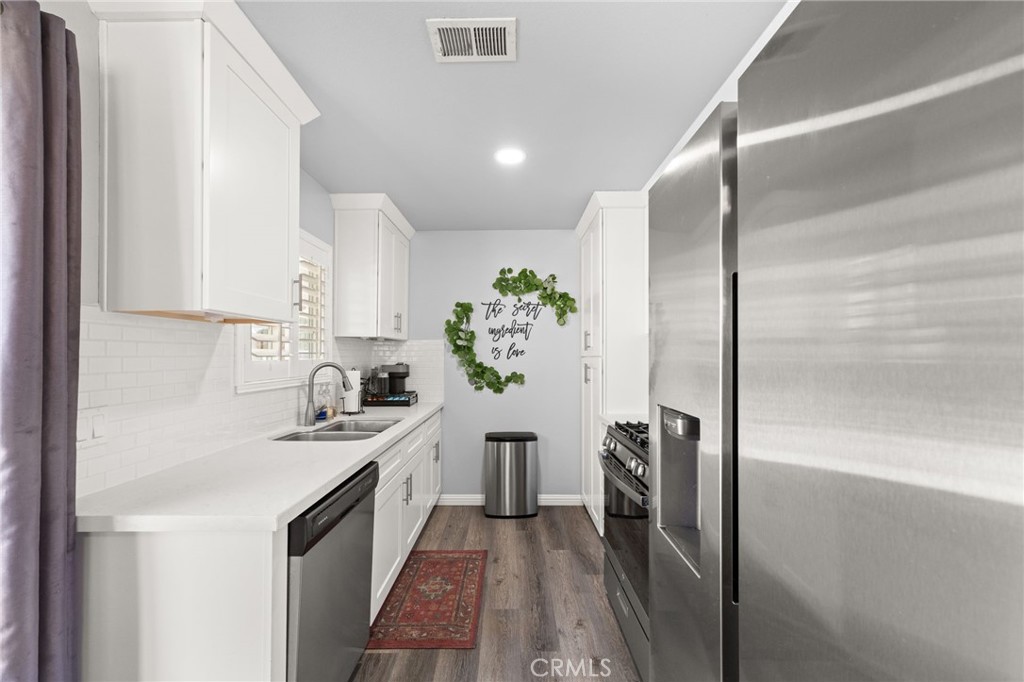 10221 26th Street Property Photo 6
