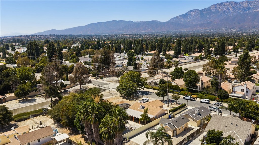 10221 26th Street Property Photo 33