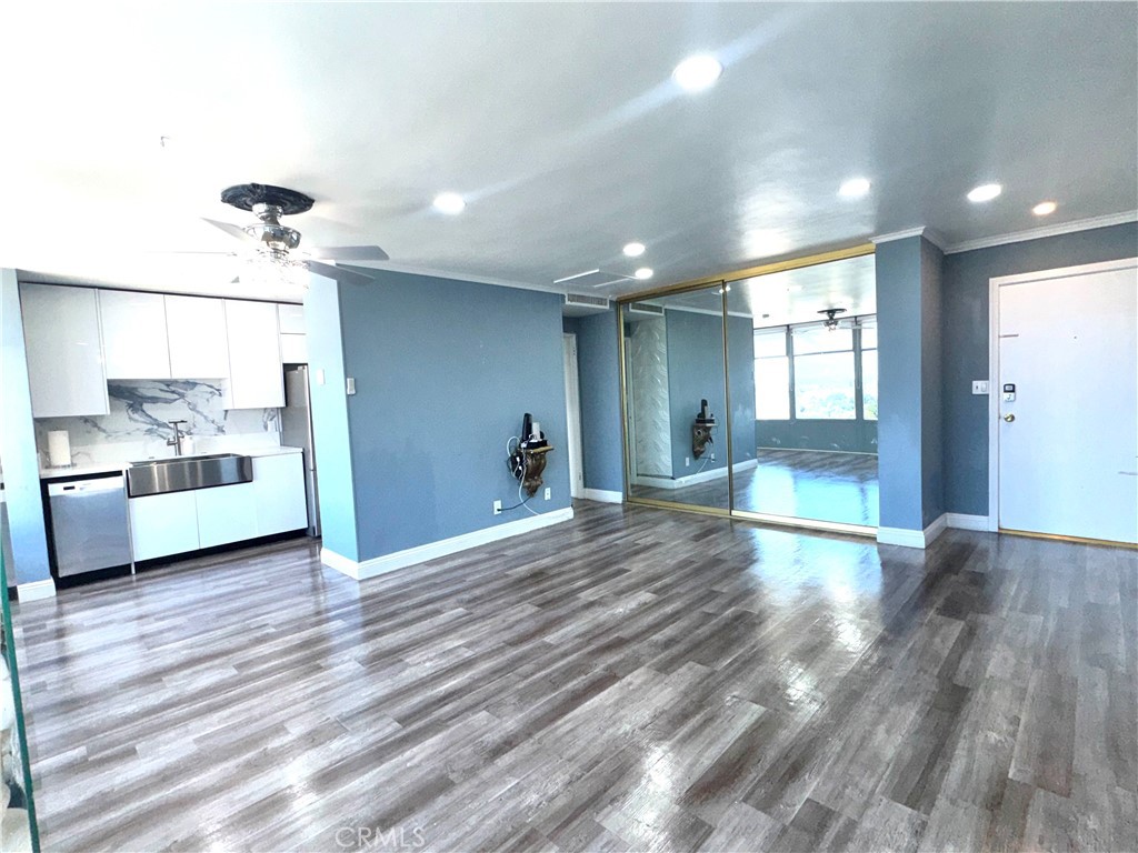 100 Atlantic 1012 Property Photo 3