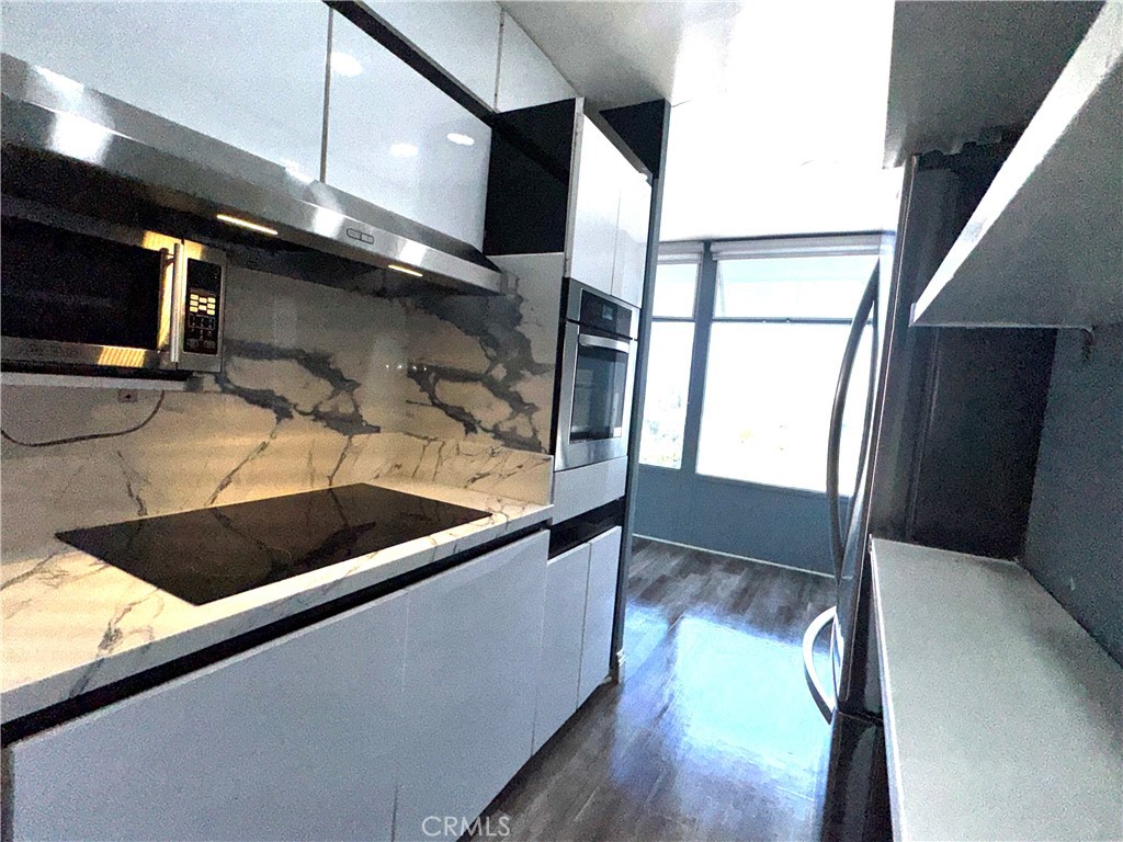 100 Atlantic 1012 Property Photo 5