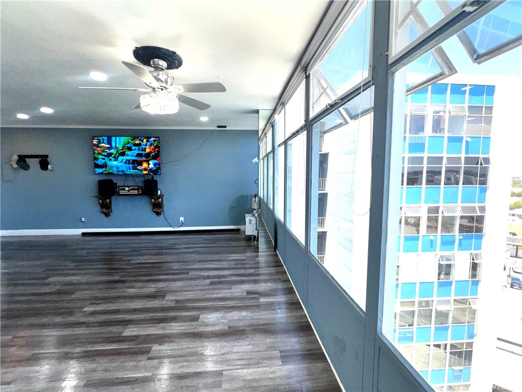 100 Atlantic 1012 Property Photo 11