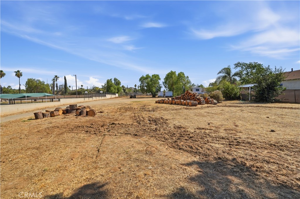 17157 Van Buren Property Photo 8