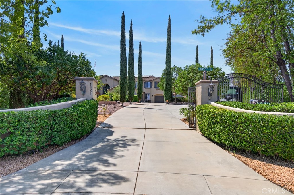 18397 Swallowtail Lane Property Photo 1