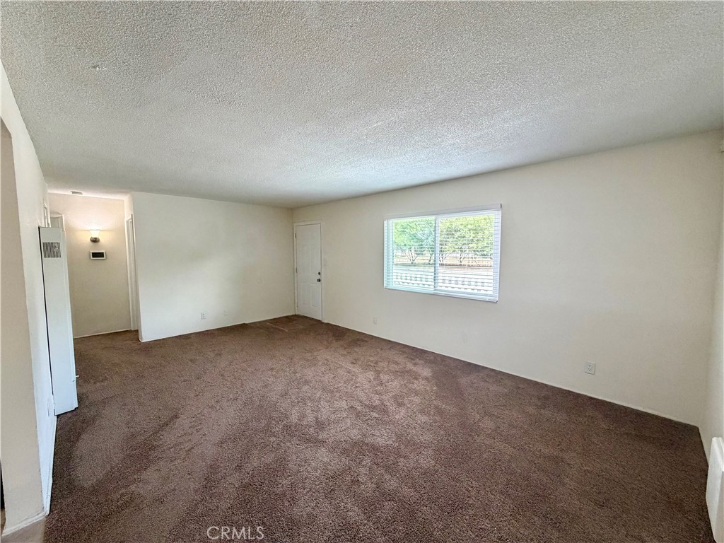 711 E Oakland Property Photo 4