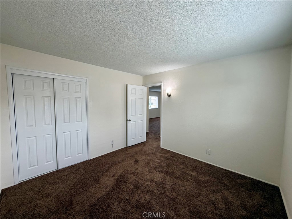 711 E Oakland Property Photo 10