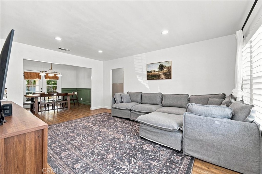 4158 Gardena Drive Property Photo 6