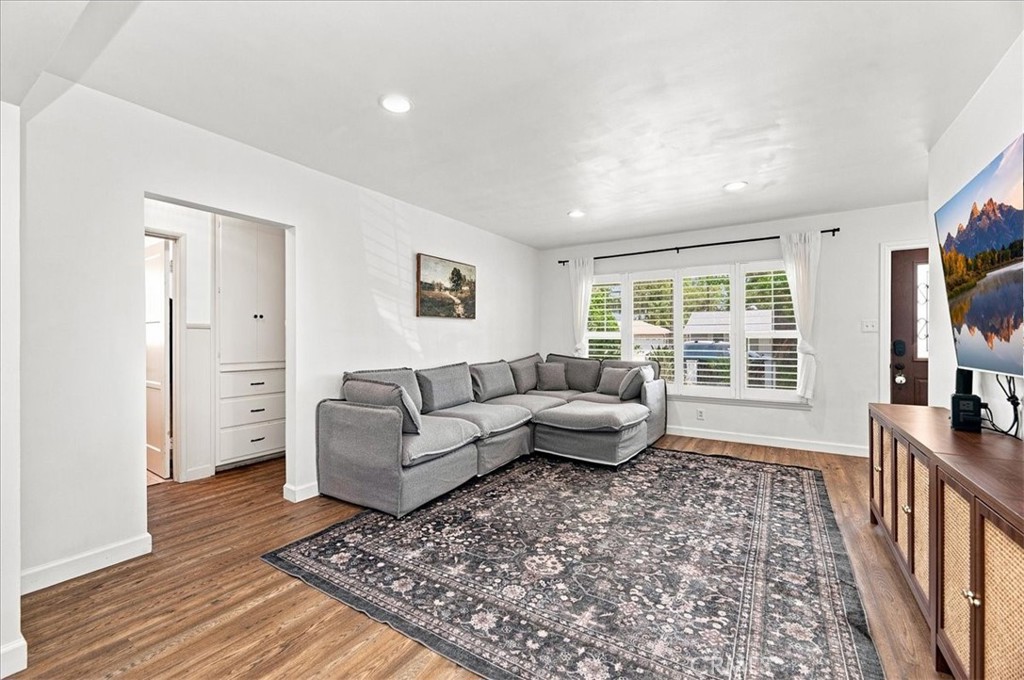 4158 Gardena Drive Property Photo 9
