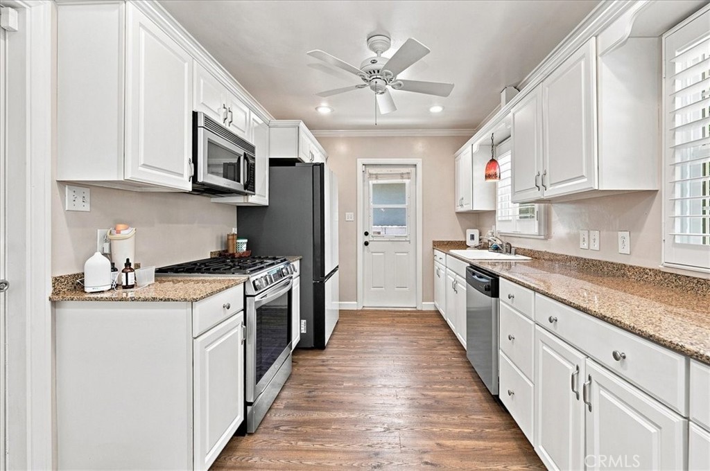 4158 Gardena Drive Property Photo 13