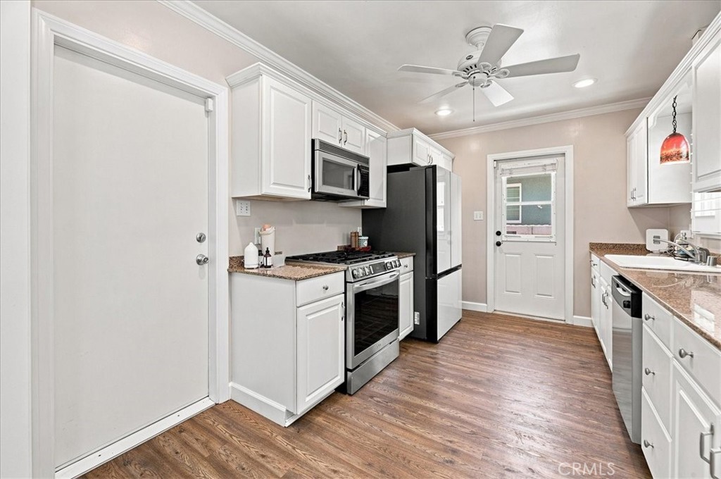 4158 Gardena Drive Property Photo 14