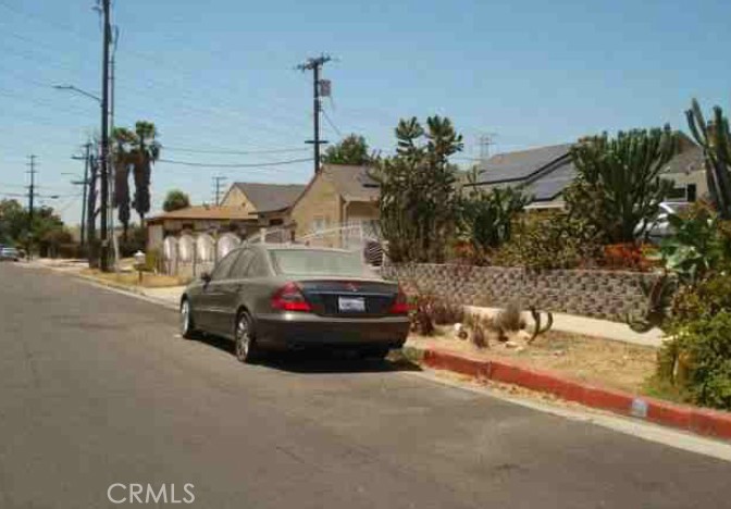 12157 Lull Property Photo 3