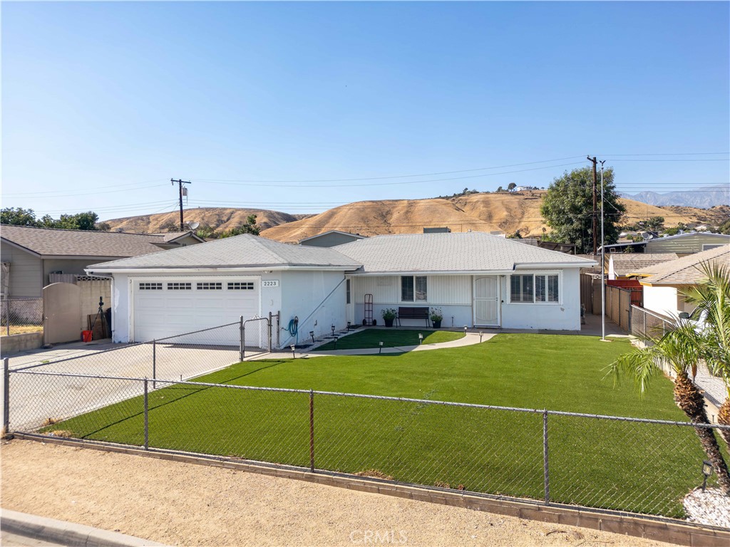 2223 Cottonwood Property Photo 4