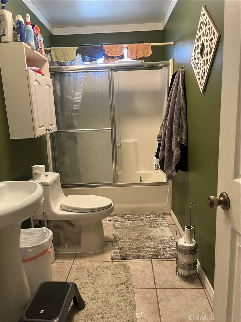 2153 S Oertley Property Photo 7