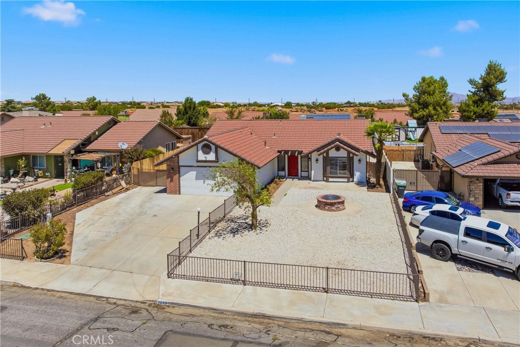 13454 Elm Property Photo 3