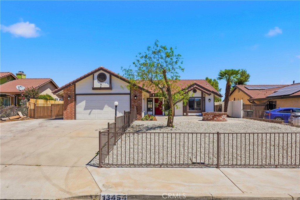 13454 Elm Property Photo 4