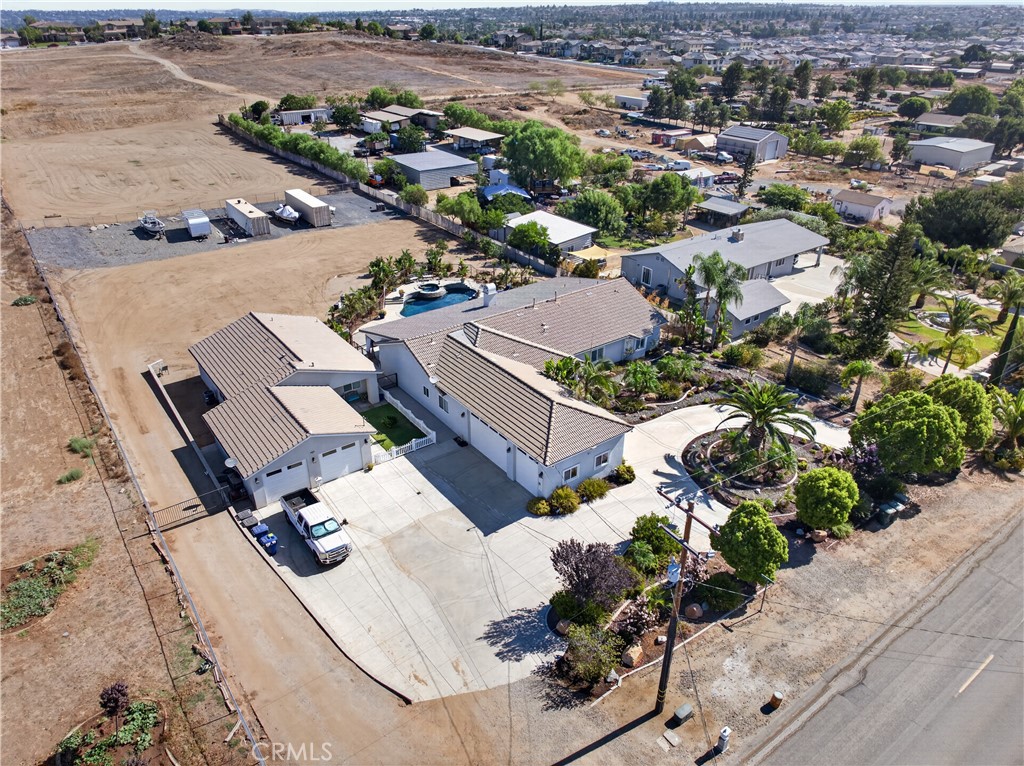 18626 Mariposa Property Photo 2