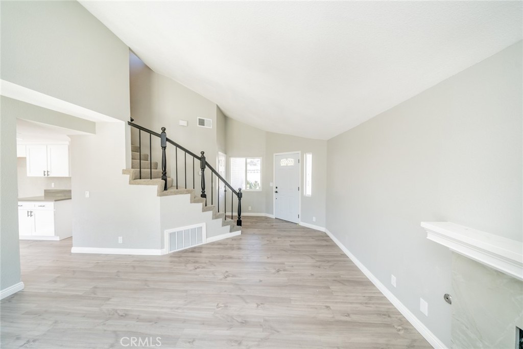 827 S Tamarisk Avenue Property Photo 5