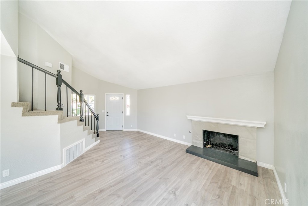 827 S Tamarisk Avenue Property Photo 6