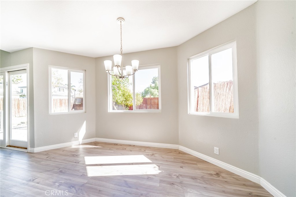 827 S Tamarisk Avenue Property Photo 8