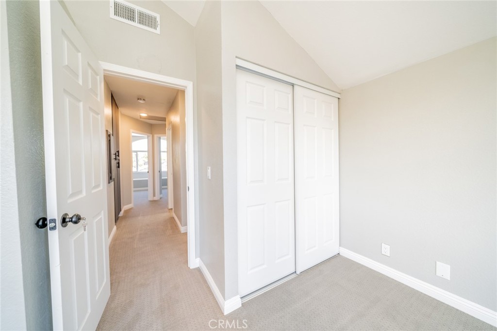 827 S Tamarisk Avenue Property Photo 26