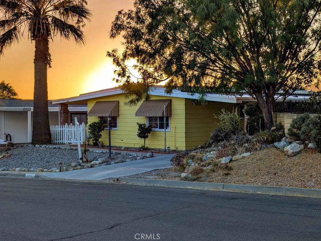 10213 Overland Property Photo 1