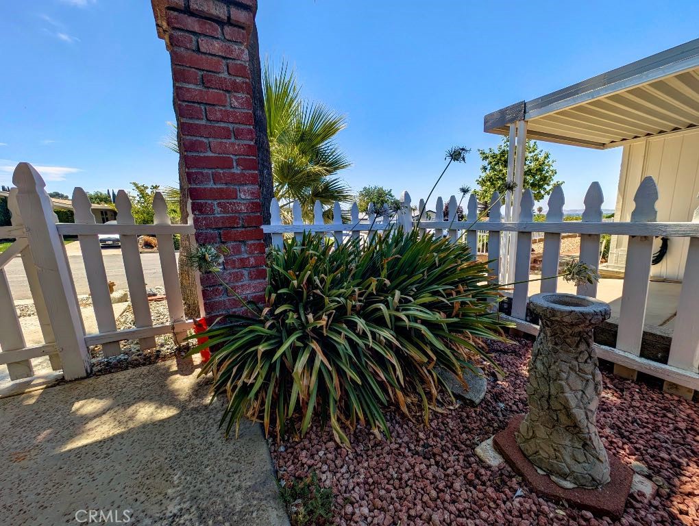 10213 Overland Property Photo 7