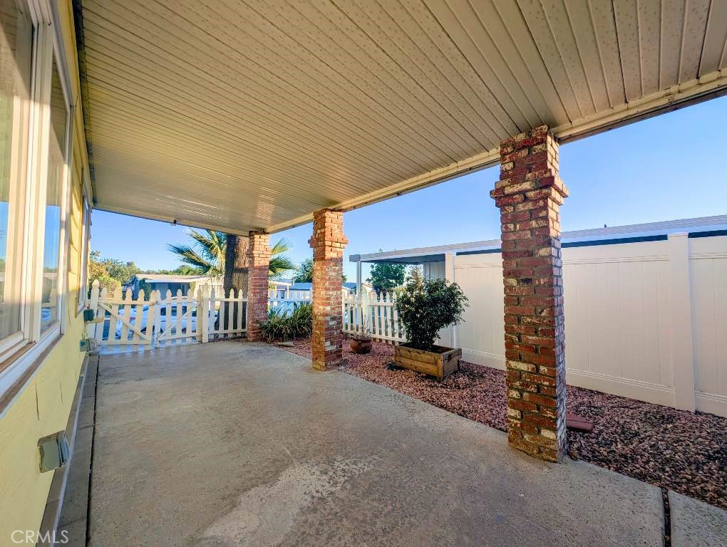 10213 Overland Property Photo 10