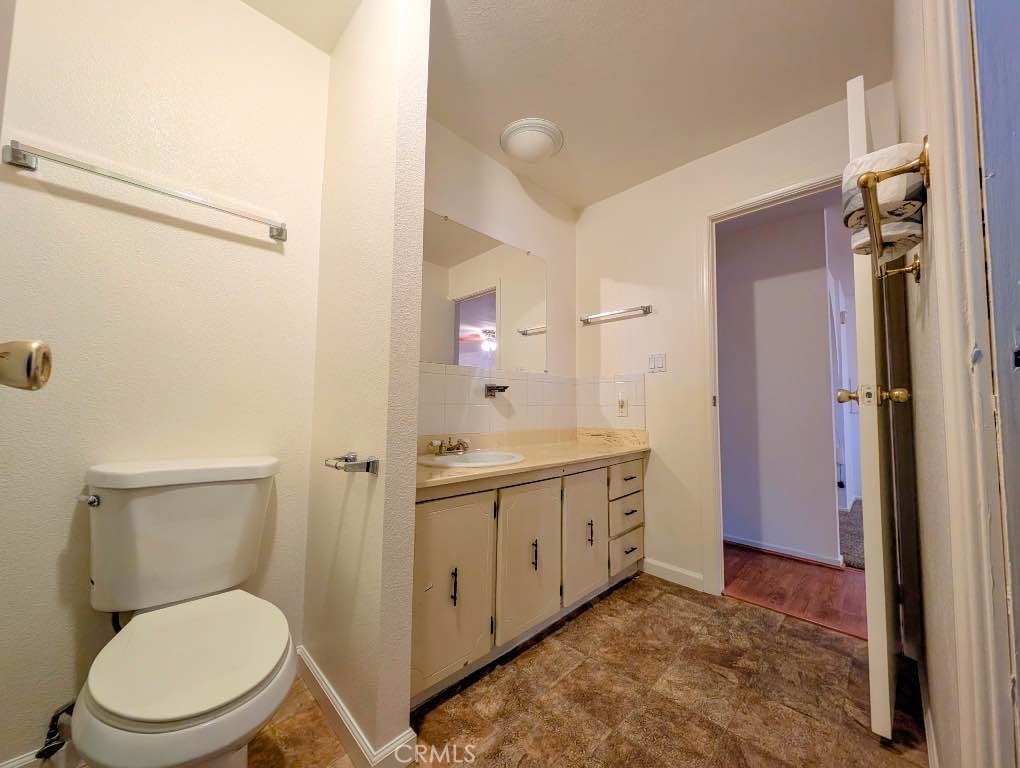 10213 Overland Property Photo 25