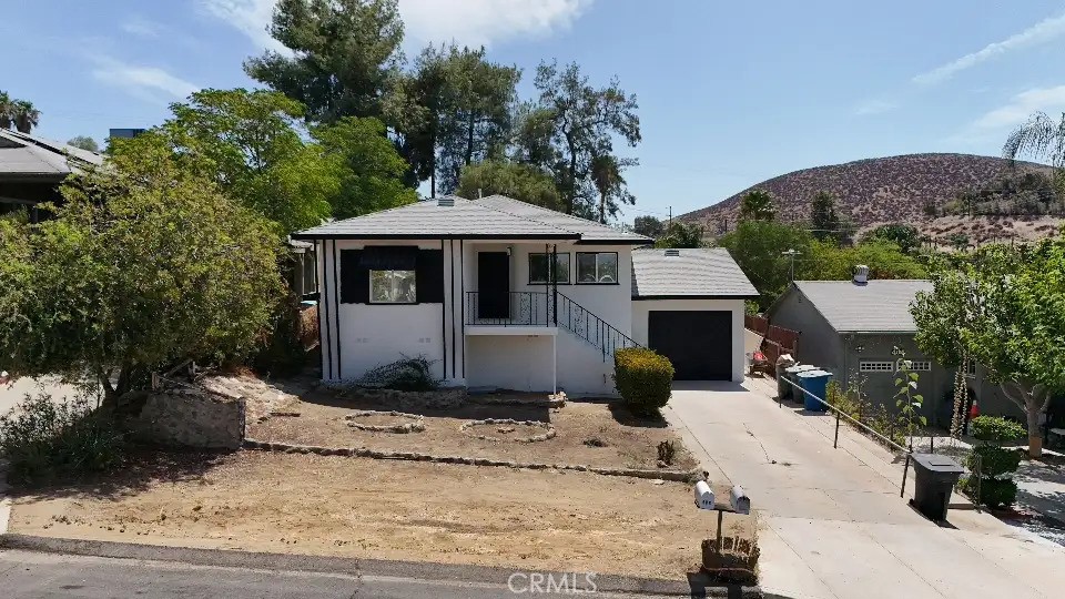 406 Lookout Property Photo 1